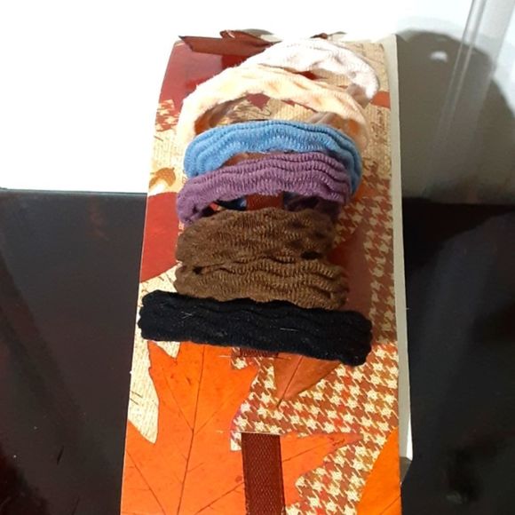 Cloth rubber band hair accessories 7 Pack! 1 1/2 in. Wide mouth, Small. - Picture 2 of 3